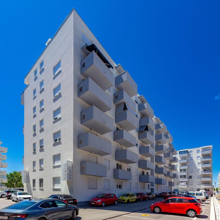 Campanula Apartment With Balcony Zara Esterno foto
